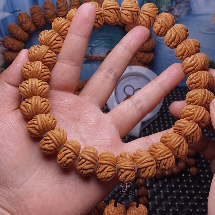 桃核吊坠浮*核桃手串