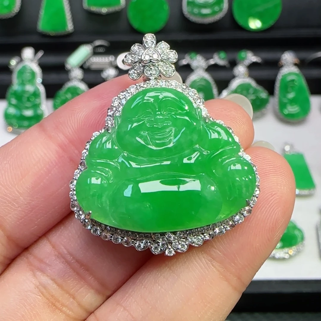 翡翠18K金镶嵌颈饰吊坠