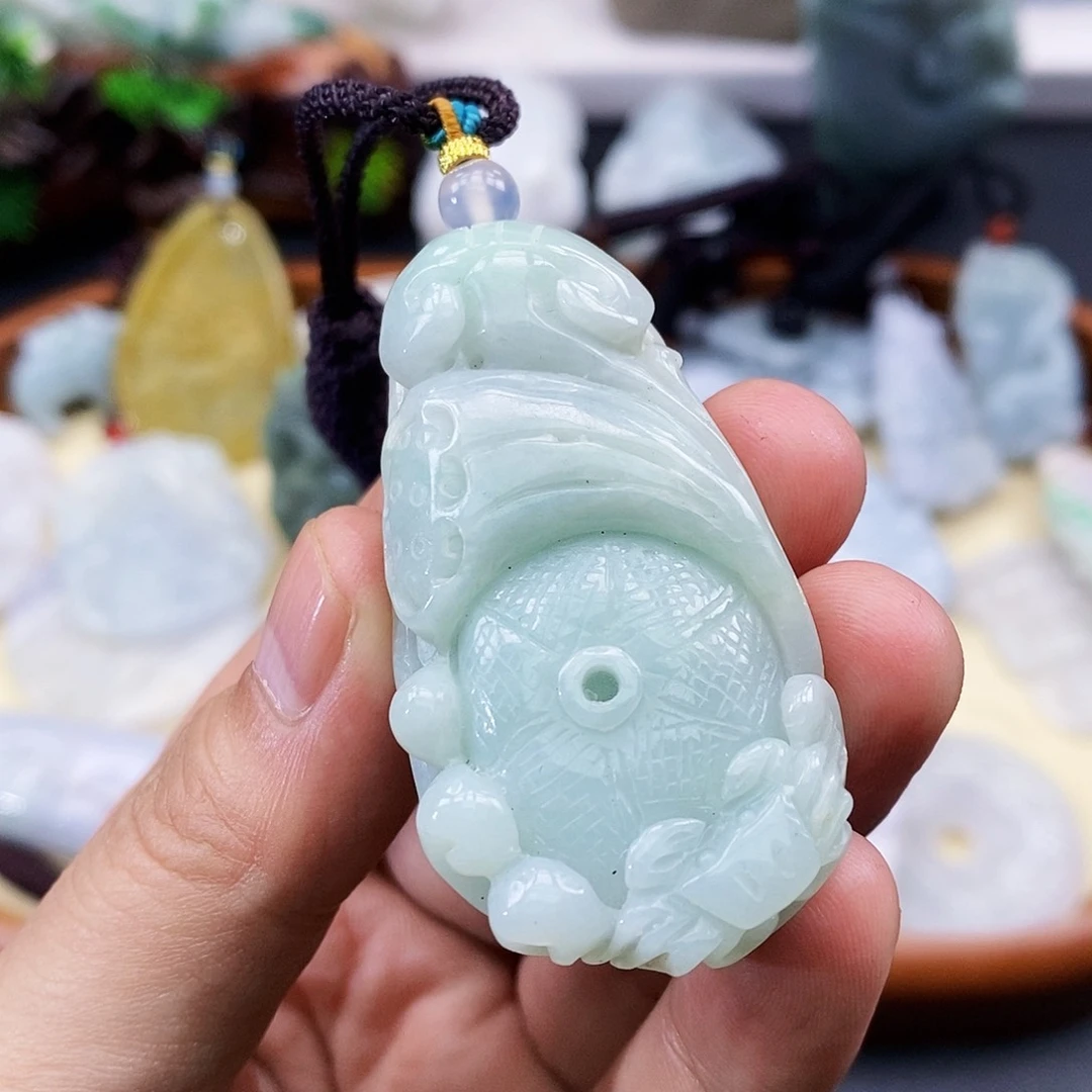 颈饰未镶嵌翡翠吊坠