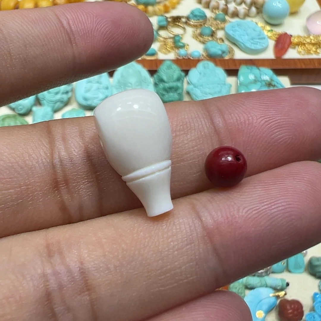 颈饰未镶嵌南红玛瑙