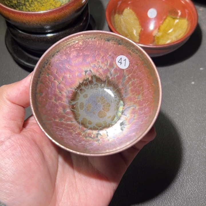 茶盏我在开会没时间出去啊