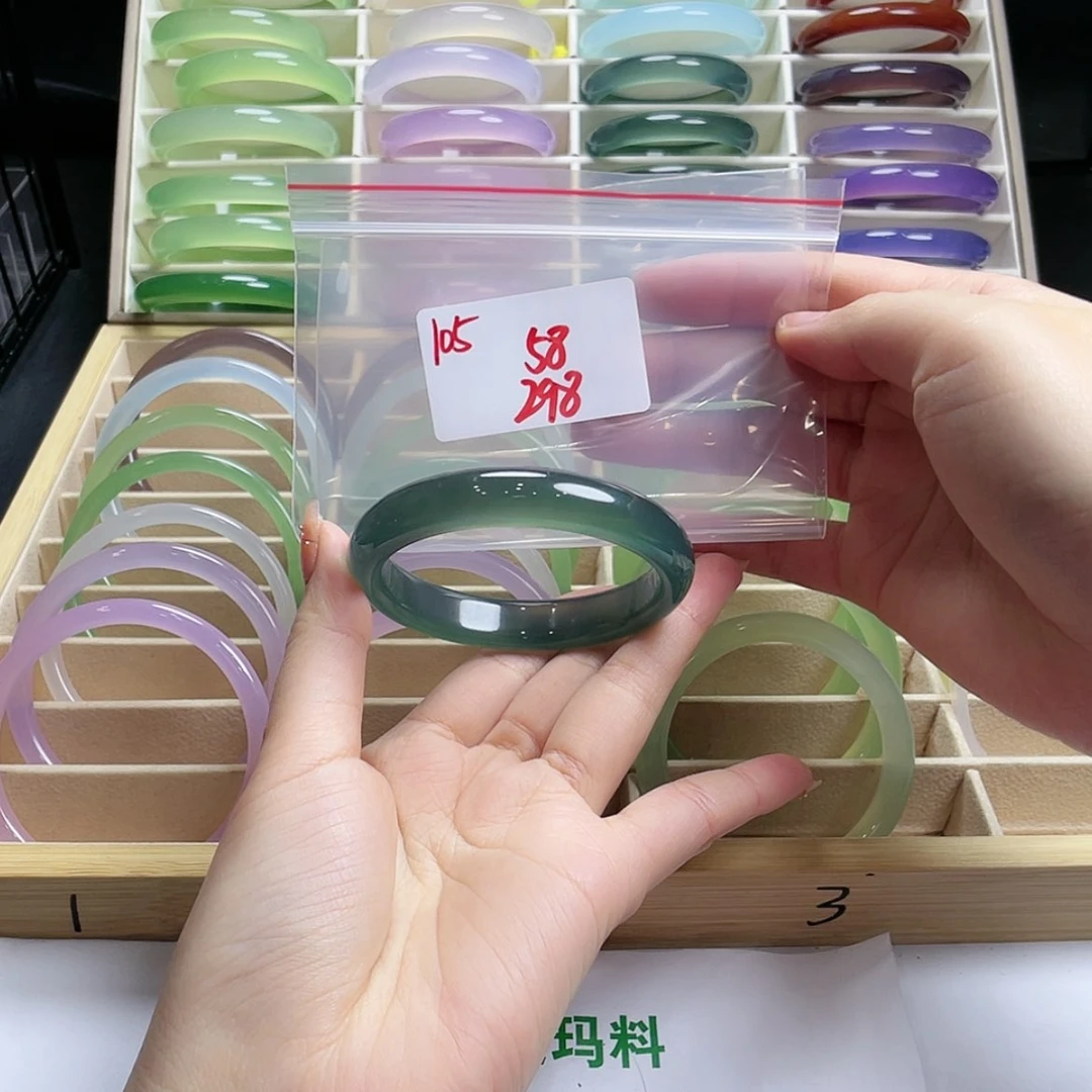 【闪购商品】玛瑙/玉髓手镯未镶嵌臭****a
