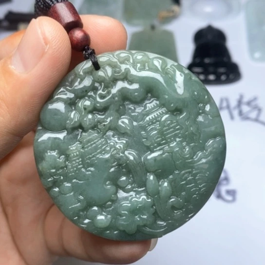 翡翠未镶嵌颈饰翡翠