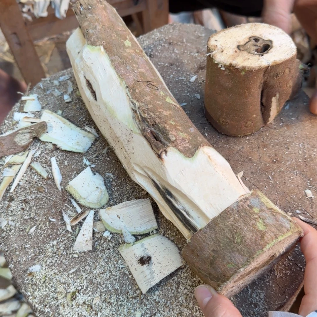 树脂制品海*央10号奇楠原木虫漏一个