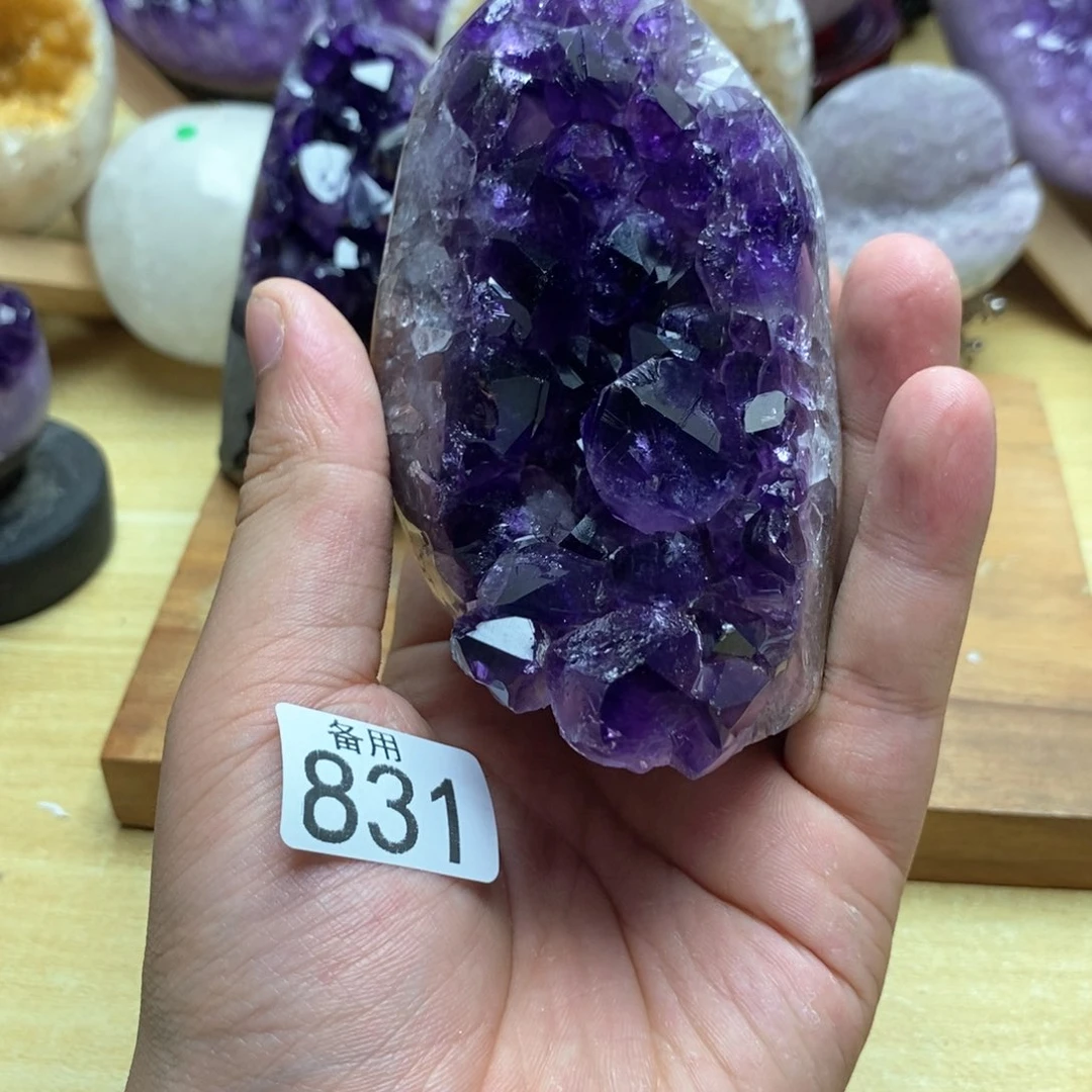 未镶嵌水晶大型摆件（非配饰）