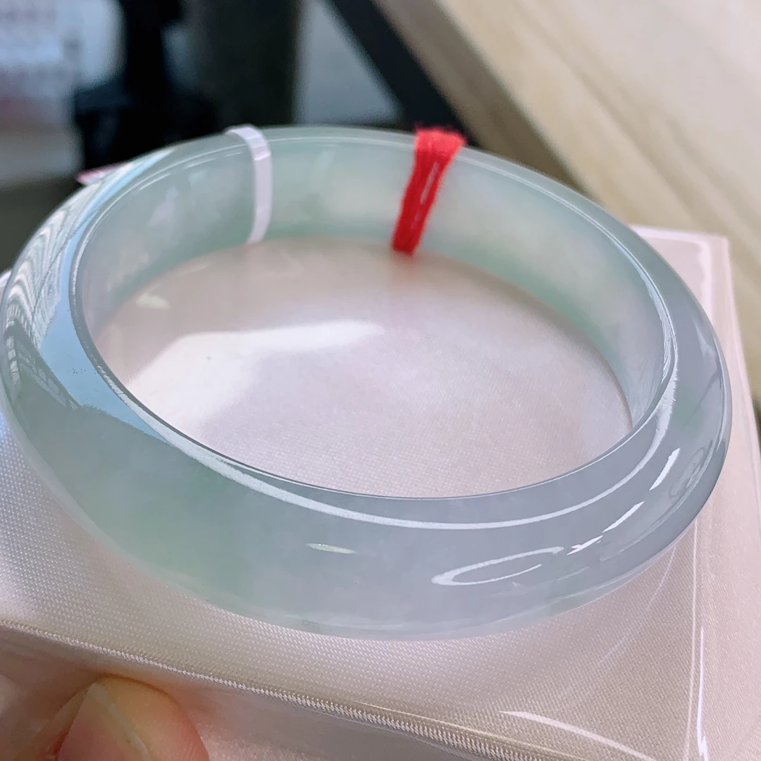 56.8圈口天然缅甸A货冰种冰透翡翠宽边手镯13.4*8.1mm