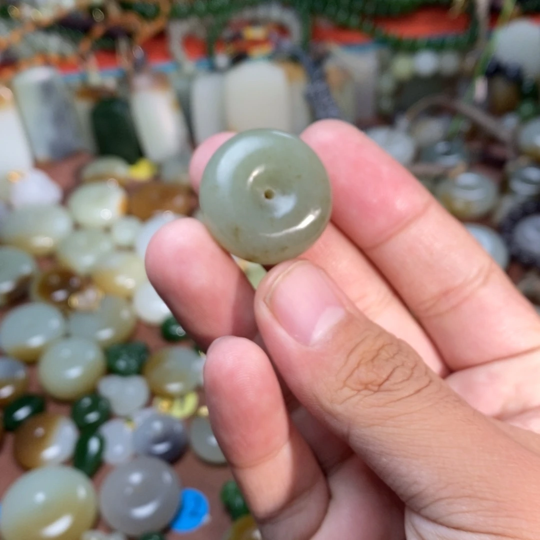 和田玉未镶嵌吊坠(不含链)