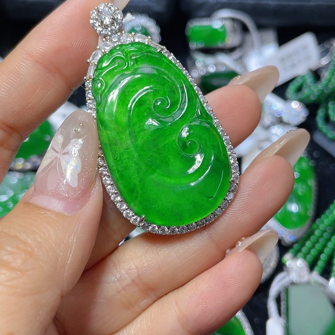 翡翠颈饰银S925镶嵌翡翠