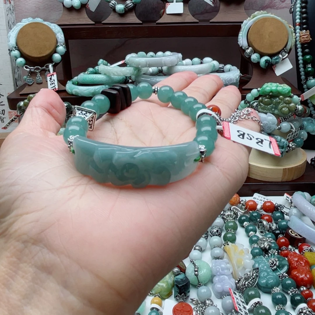 颈饰未镶嵌翡翠手牌