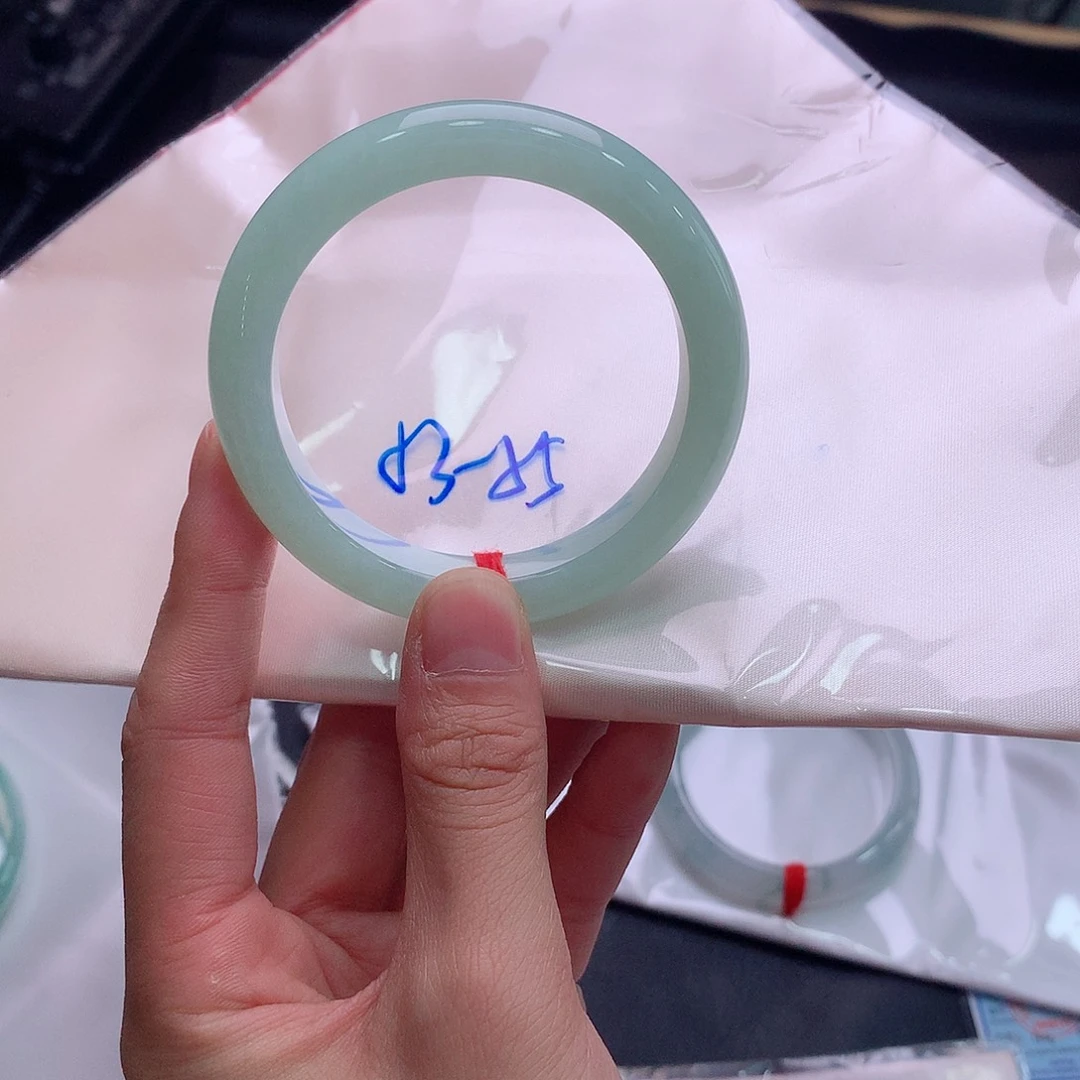 未镶嵌手镯翡翠翡翠