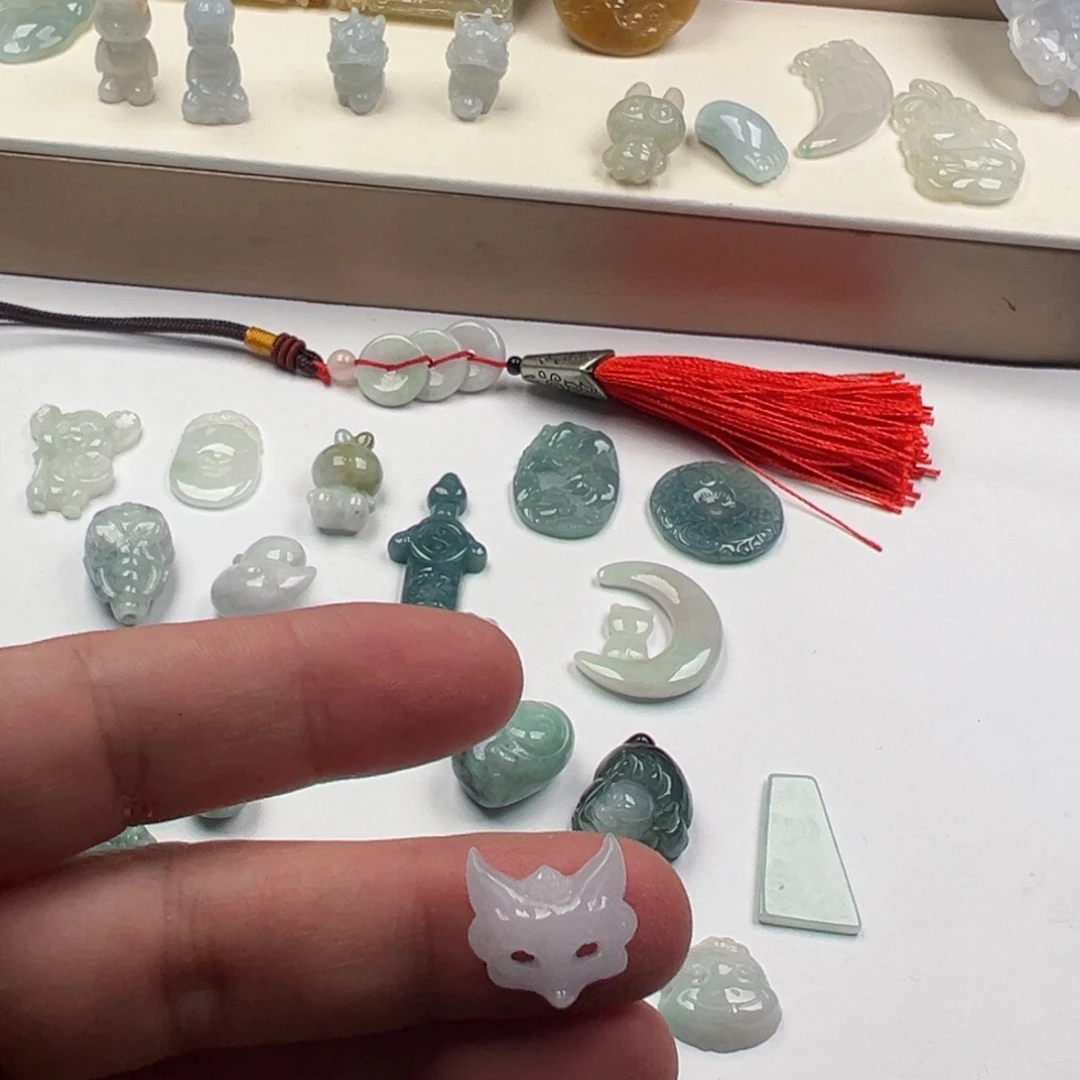 翡翠未镶嵌颈饰天然翡翠A货动物