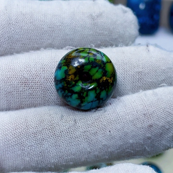 绿松石未镶嵌饰品