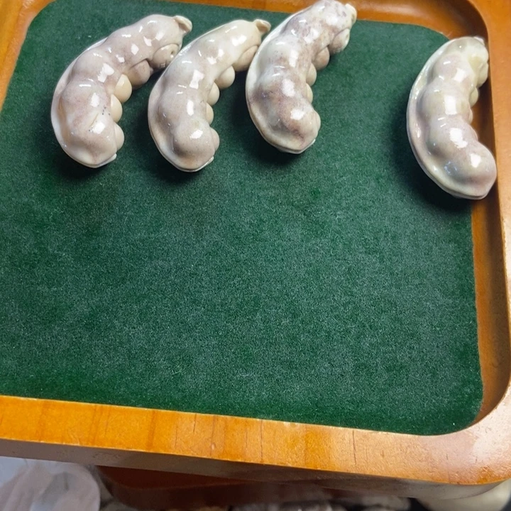 配饰鹿角雕刻一个出