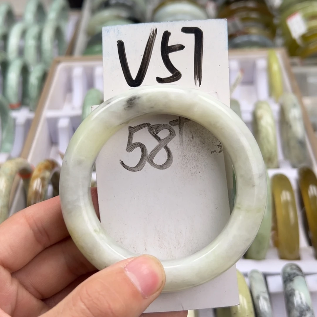 岫玉手镯未镶嵌天然岫玉