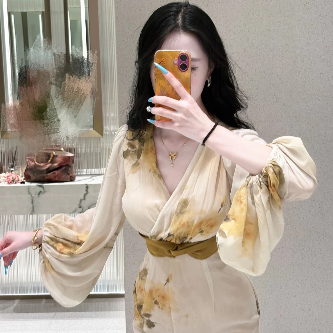 画报夫人原创自制氛围感神明少女碎花收腰连衣裙 墨染黄梦