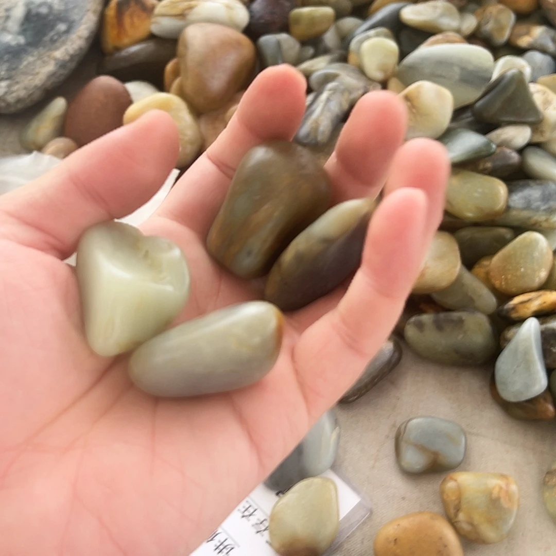 未镶嵌和田玉挂件和田玉原石多样性发其一