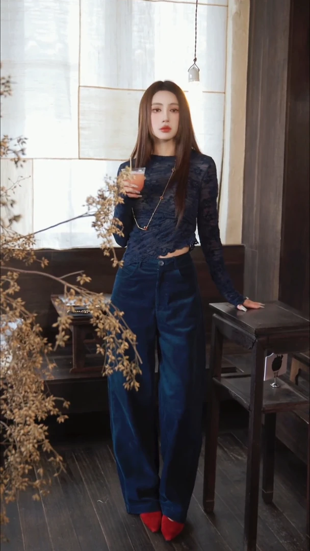 港风复古时尚套装女2025秋季新款设计感修身T-恤小众百搭高腰裤子