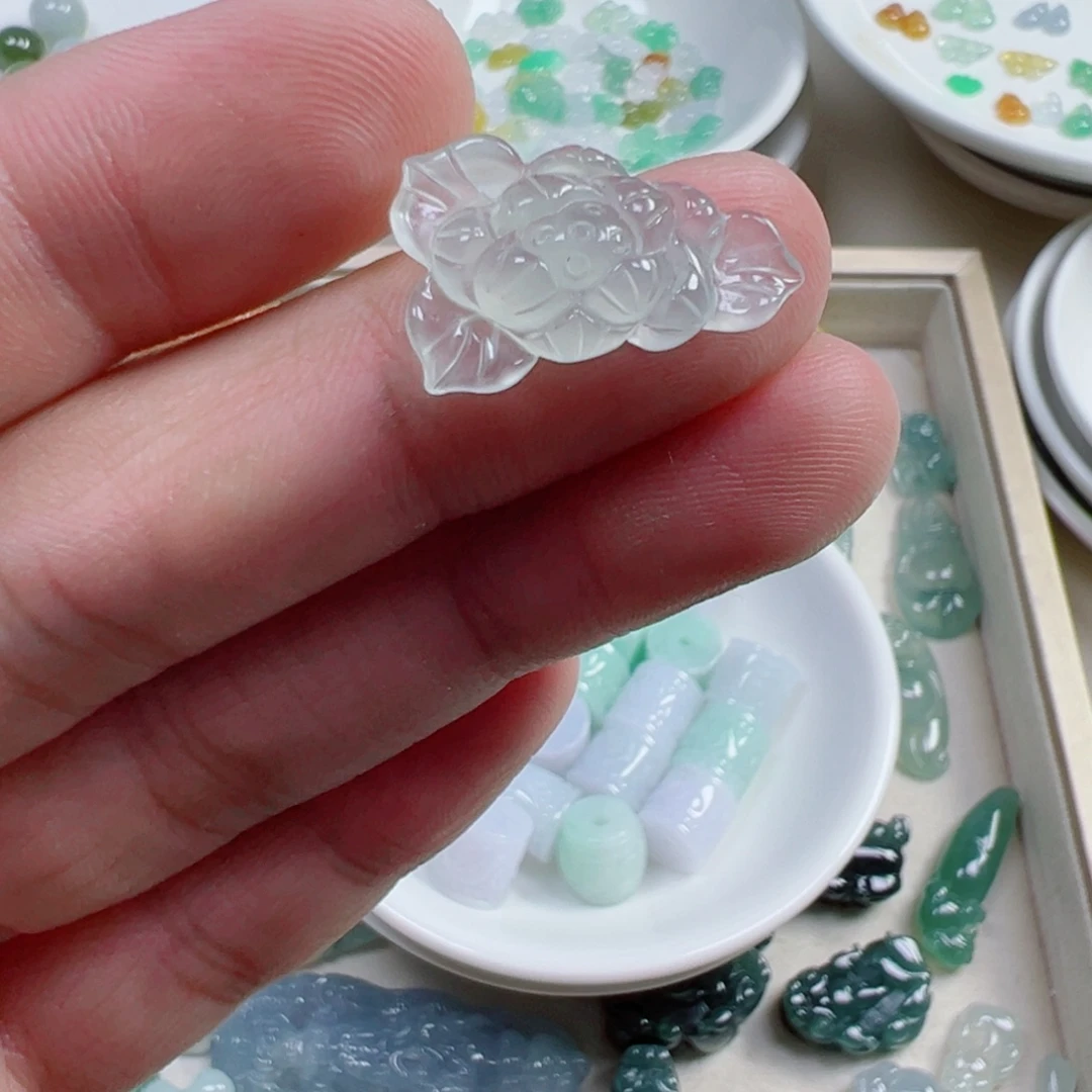 小***糯翡翠散珠莲花一个