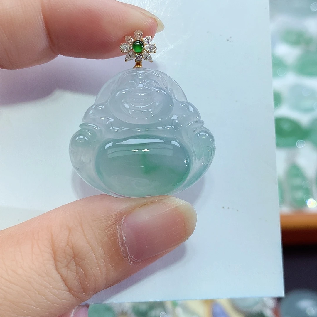 翡翠18K金镶嵌颈饰佛