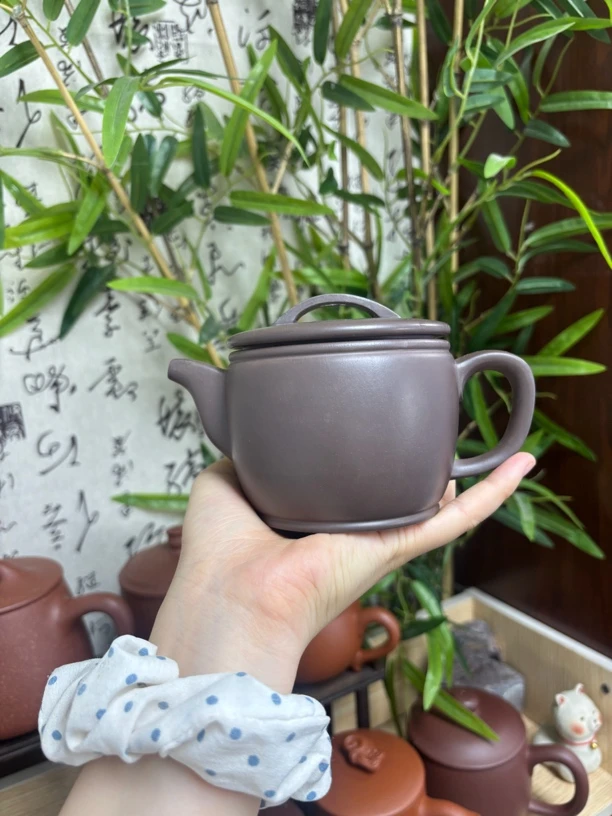 预售  宜兴原矿紫泥水缸汉瓦紫砂壶（280CC）