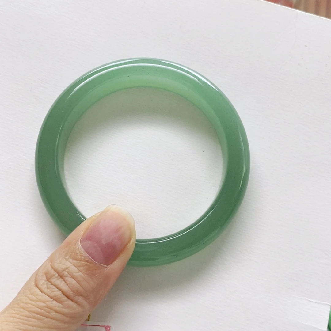 月***花未镶嵌手镯石英质玉