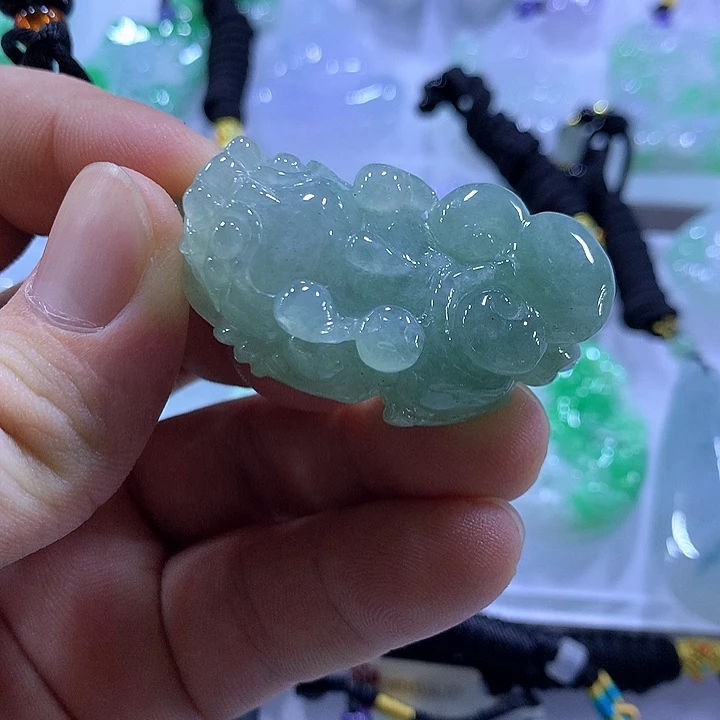 颈饰未镶嵌翡翠天然翡翠A货吊坠