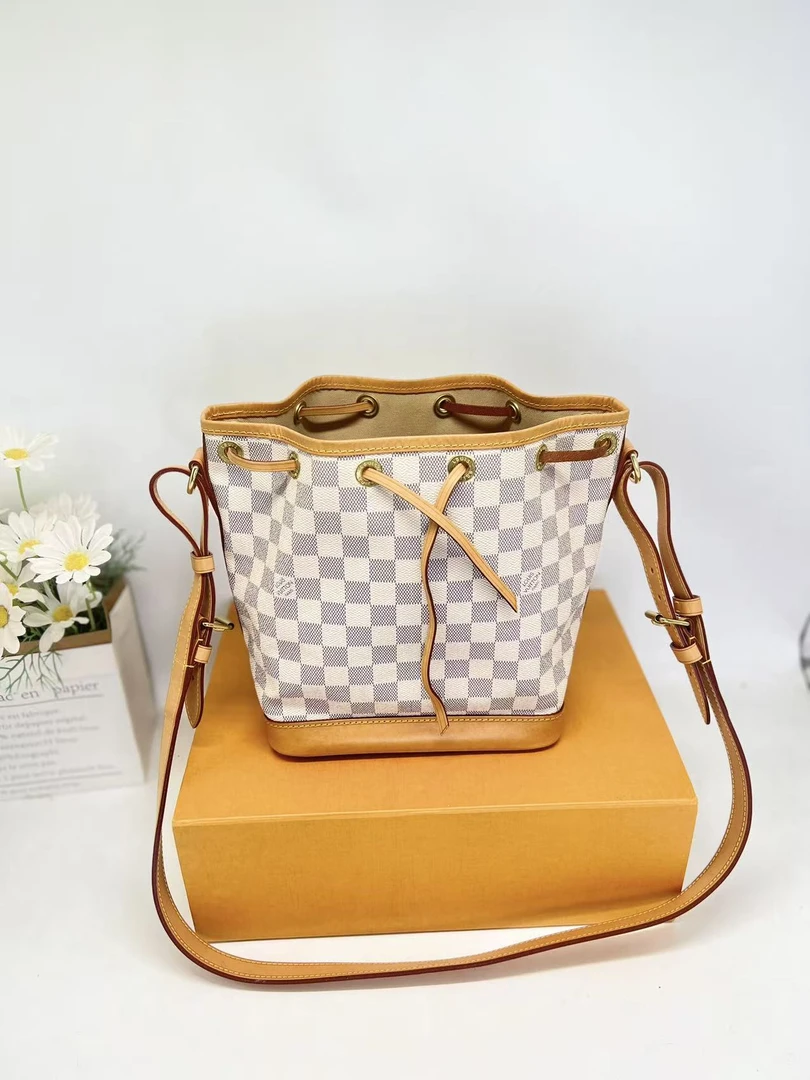 95新 LouisVuitton/路易威登 95新/白棋盘格水桶包