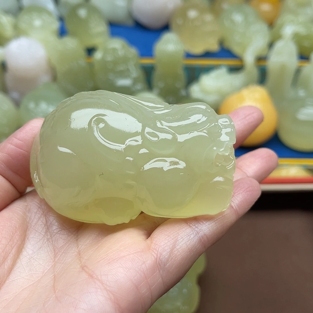 用***5玉天然桌面小摆件