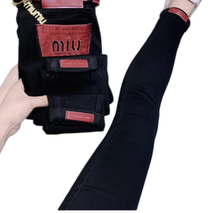 8805款秋季后兜刺绣牛仔小脚裤(腰带随机)