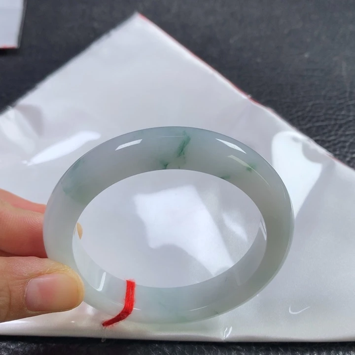 翡翠未镶嵌手镯54圈