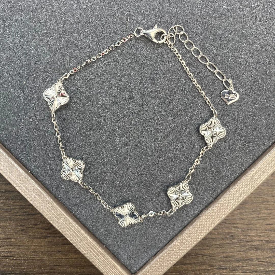 925银手链 手链925银时尚镭射四叶草5礼物时尚简约小众