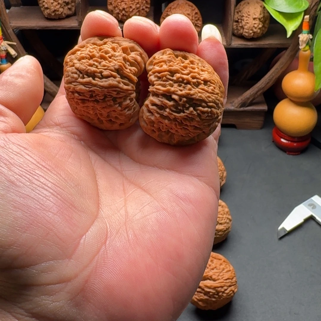 文玩核桃把件南疆石团子凹底蚂蚁拉丝尺寸42