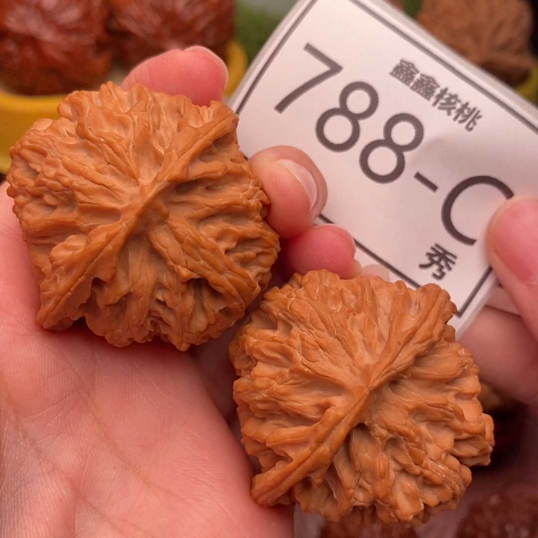 万****把件文玩核桃苹果园44……