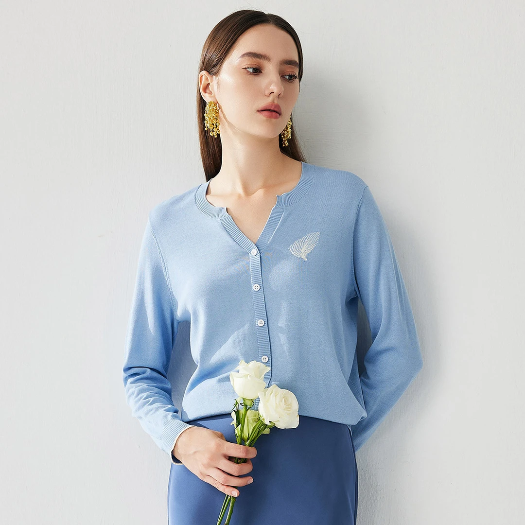 zhaojun/兆君【羽毛嵌花】25春夏气质圆领薄款长袖女士上衣ZST2038