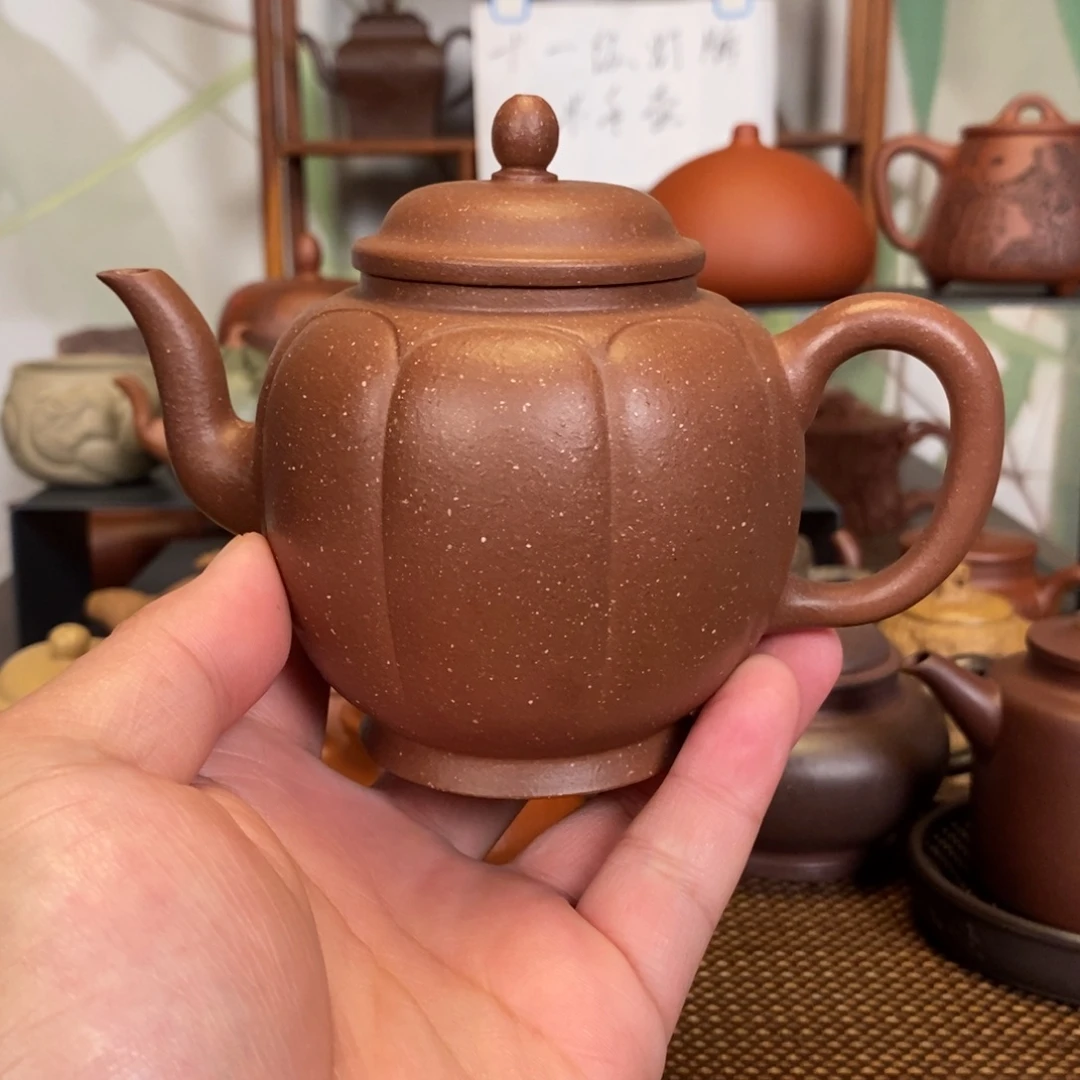 紫砂茶壶早期共生矿宫灯