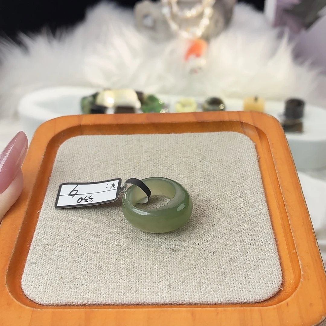 和田玉未镶嵌戒指t3翠青馒头直径16.5不退换