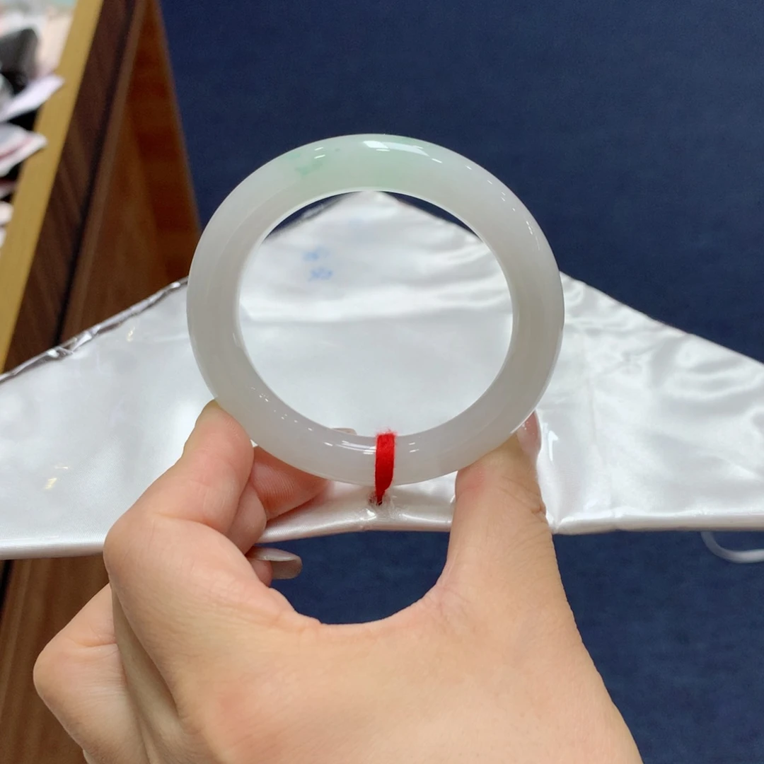 翡翠手镯未镶嵌买断