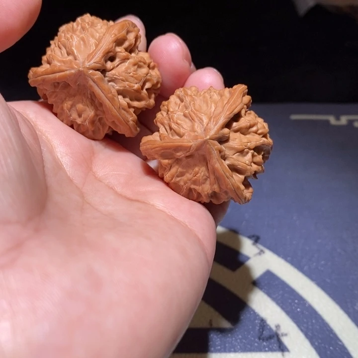 文玩核桃吊坠37尺盘山三棱