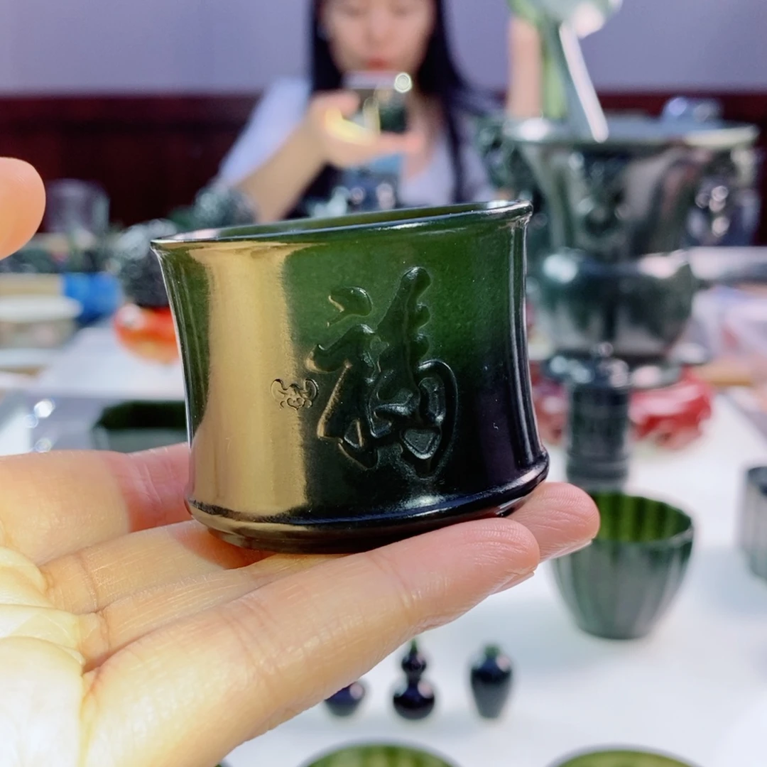 未镶嵌和田玉摆件