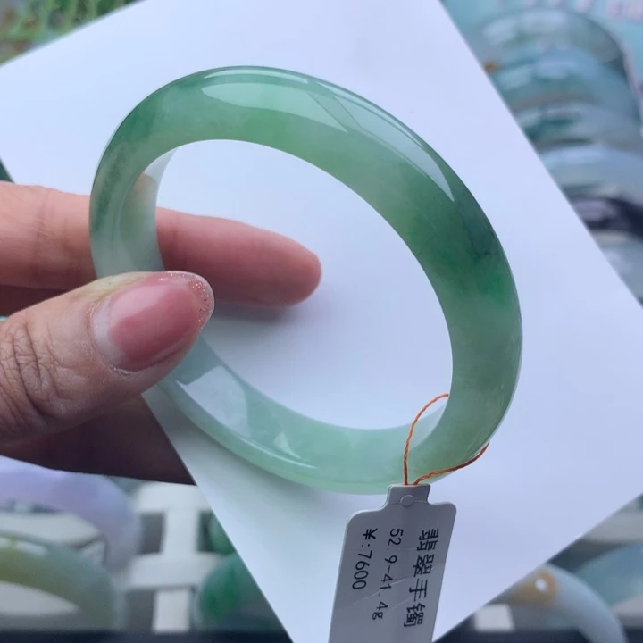翡翠手镯未镶嵌天然翡翠手镯