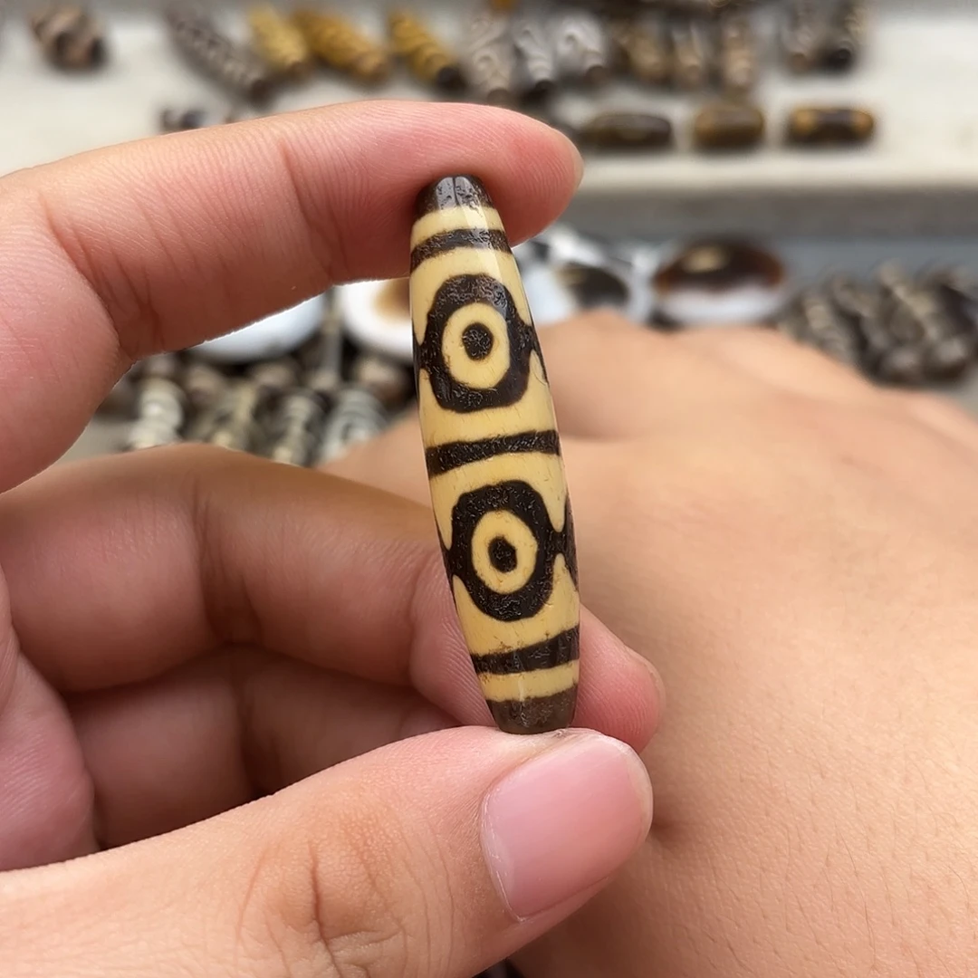 孔***子玛瑙/玉髓未镶嵌珠宝半成品