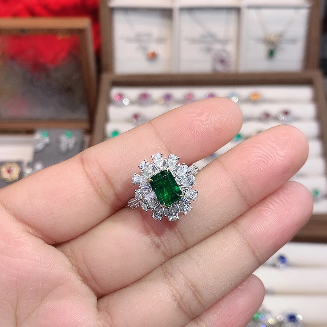 戒指祖母绿18K金镶嵌1.47ct/七天无理由
