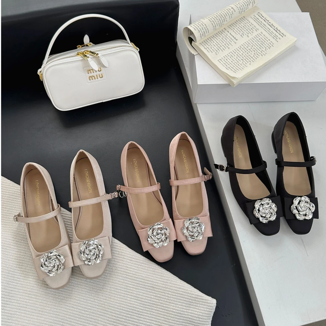 法式方头单鞋女2025新款温柔风水钻花朵玛丽珍鞋气质浅口低跟鞋