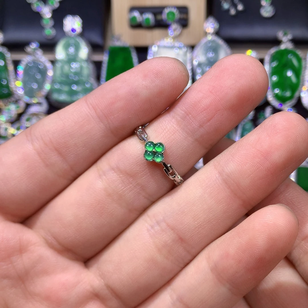 翡翠未镶嵌吊坠(赠链)7656677765677