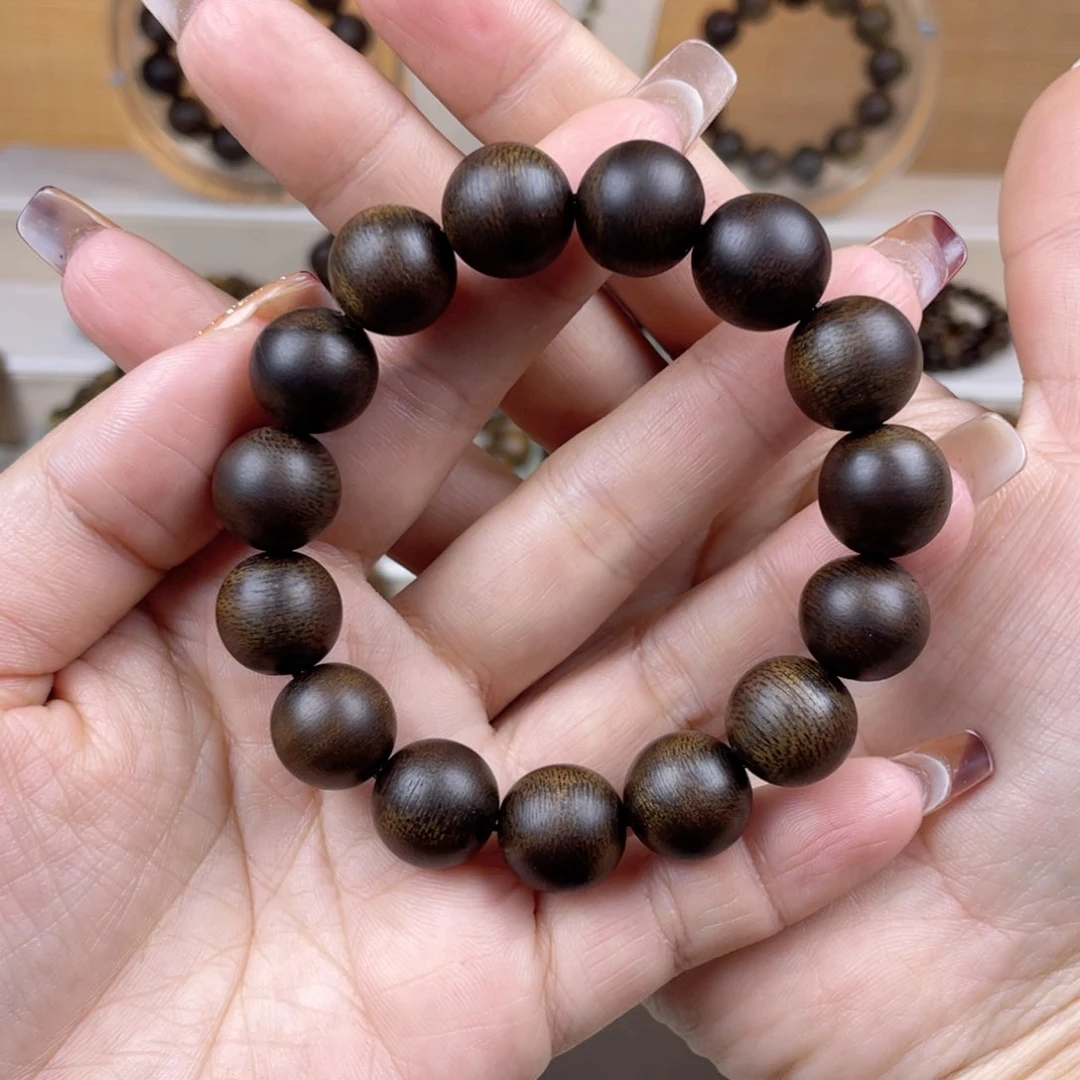 沉香手串于****9越南芽庄白棋楠