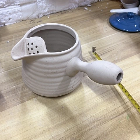 微瑕，明火，口径8高度9约500毫升变形白色