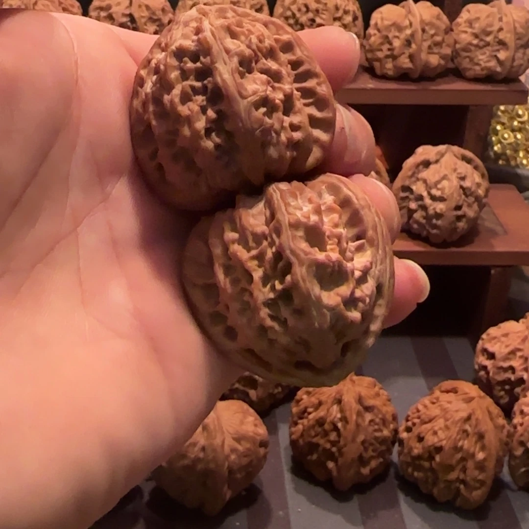 把件文玩核桃白狮子头三角41全品