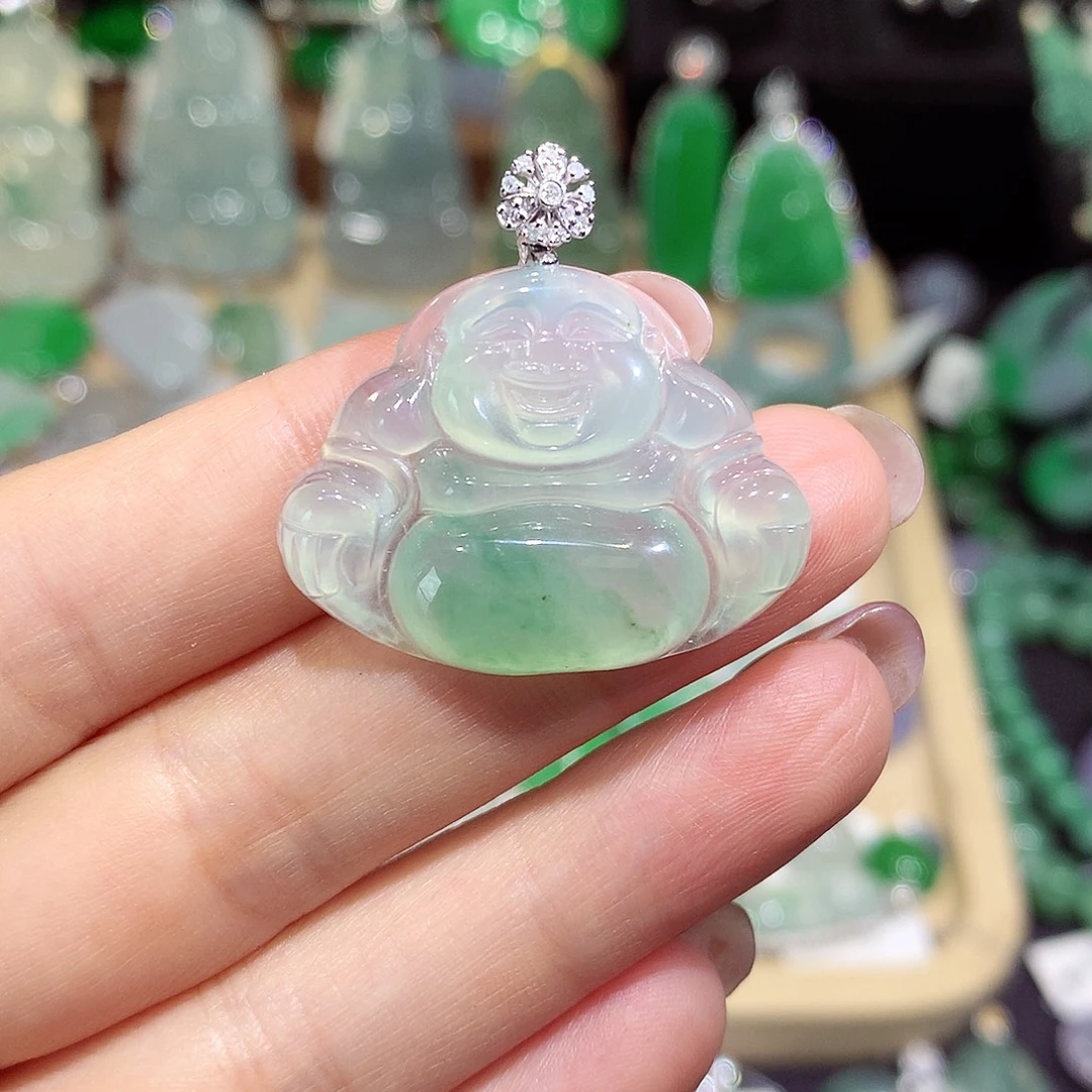 颈饰18K金镶嵌翡翠佛