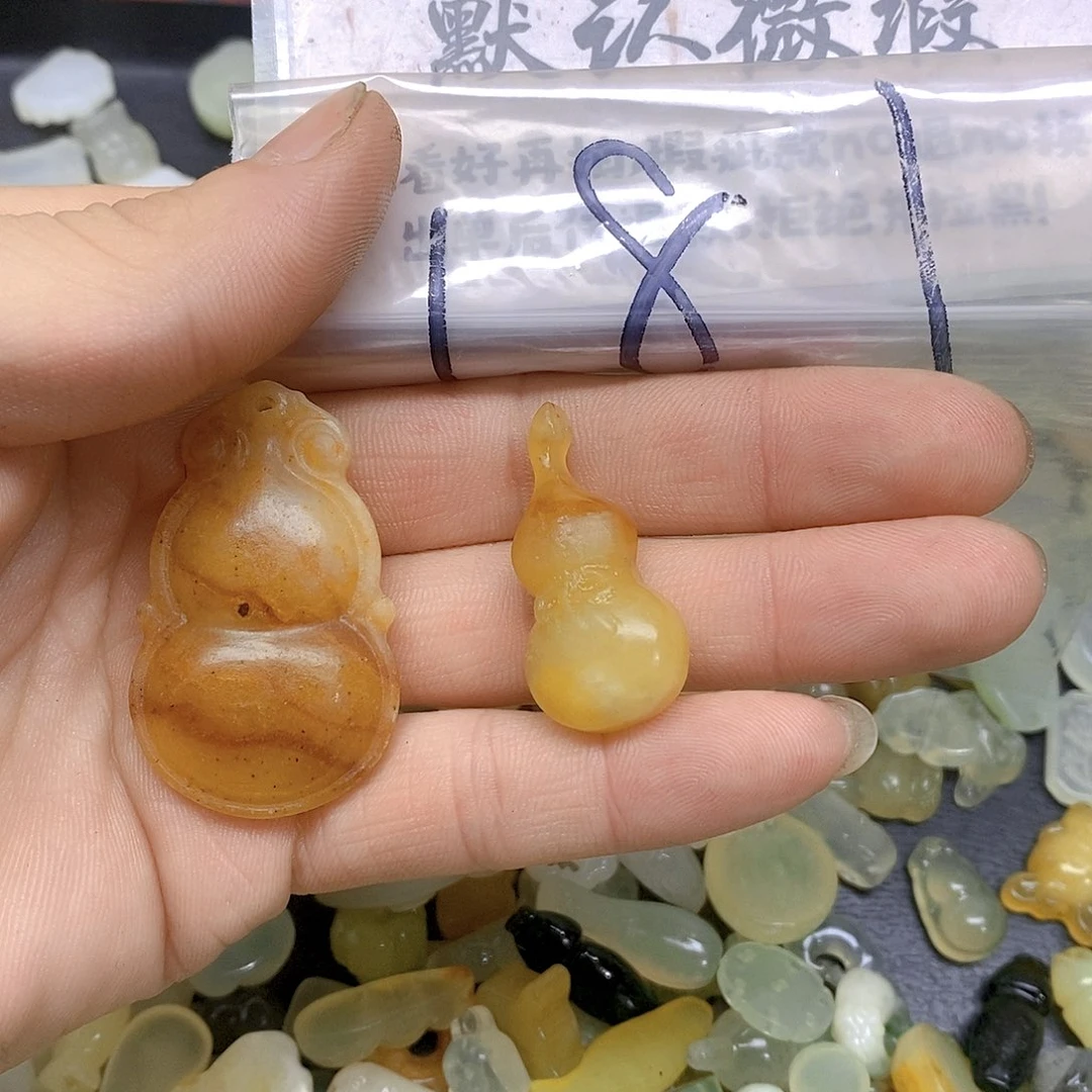 蛇纹石玉吊坠(不含链)未镶嵌?**?181