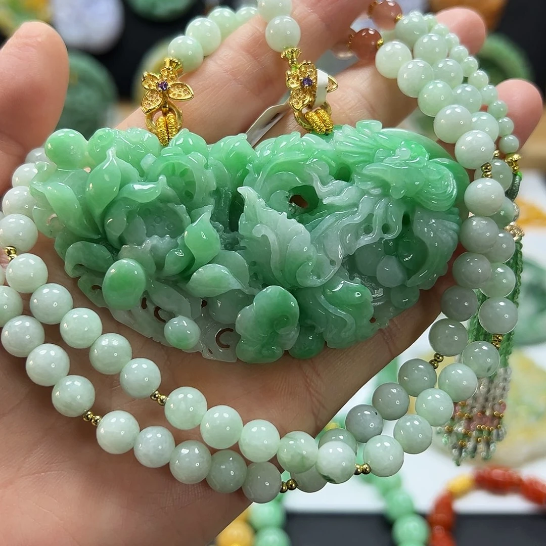 翡翠未镶嵌颈饰吊坠